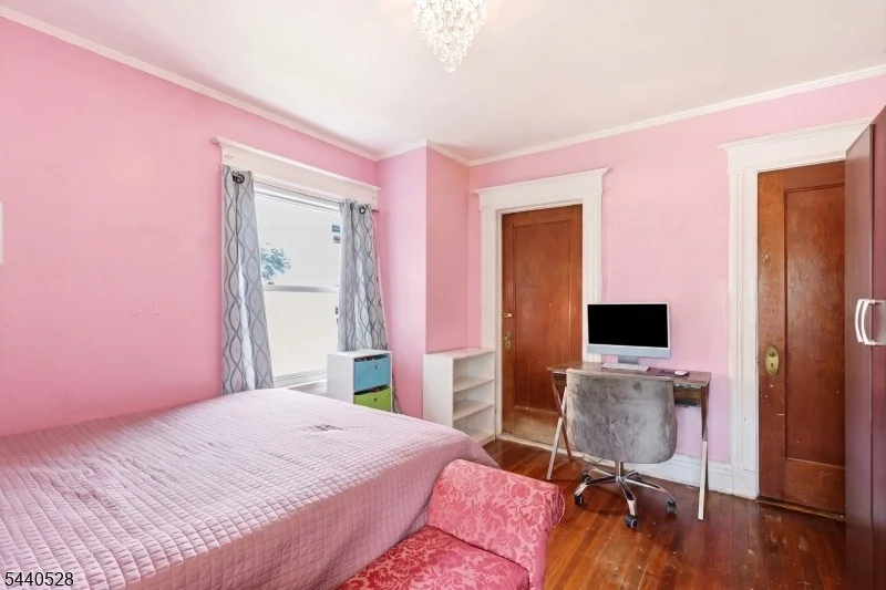 Photo of 569 Berkeley Ave