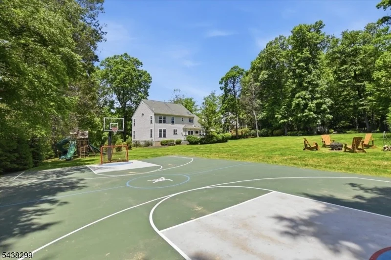 Photo of 7 Donna Ln