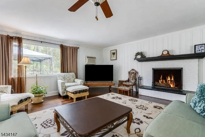 Photo of 33 Brooksyde Ave