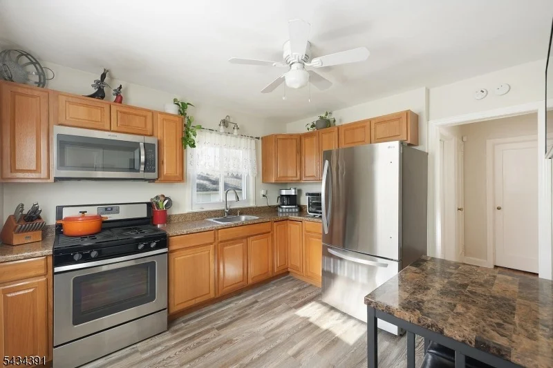 Photo of 934 Moessner Ave