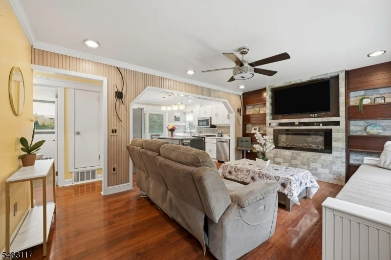 Photo of 52 Barbara Dr