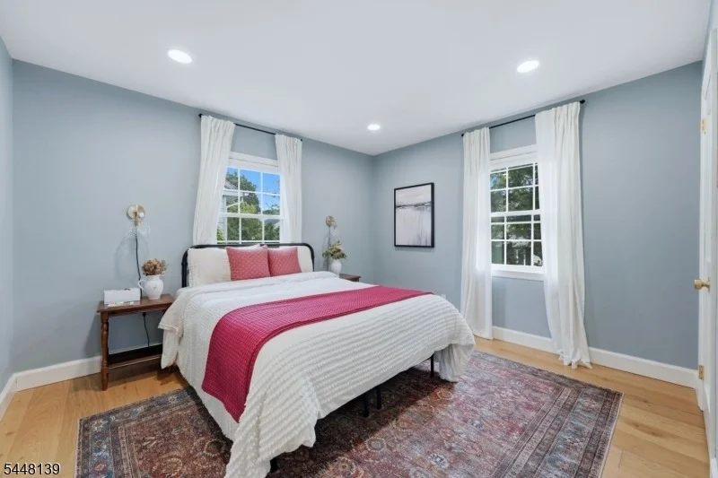 Photo of 102 Mortimer Ave