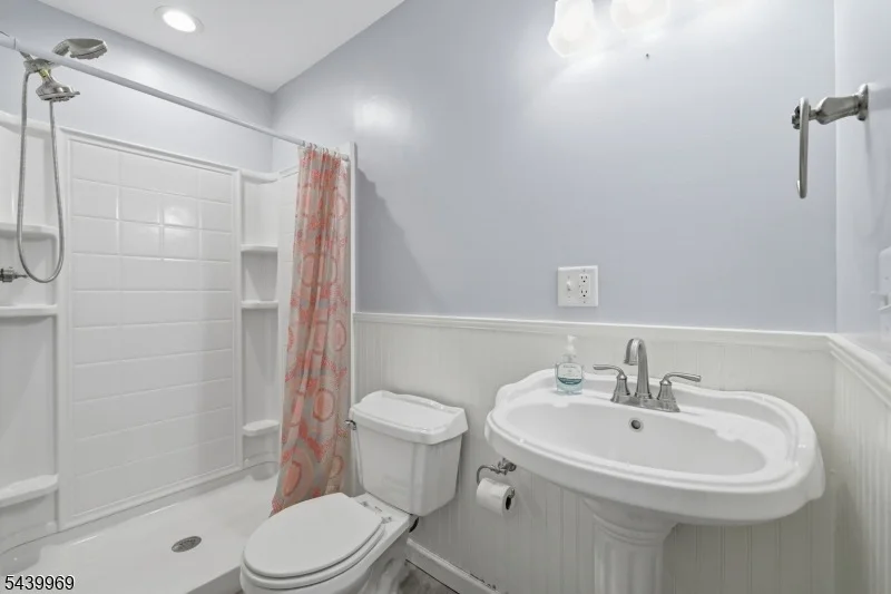 Photo of 223 Beacon Hill Rd