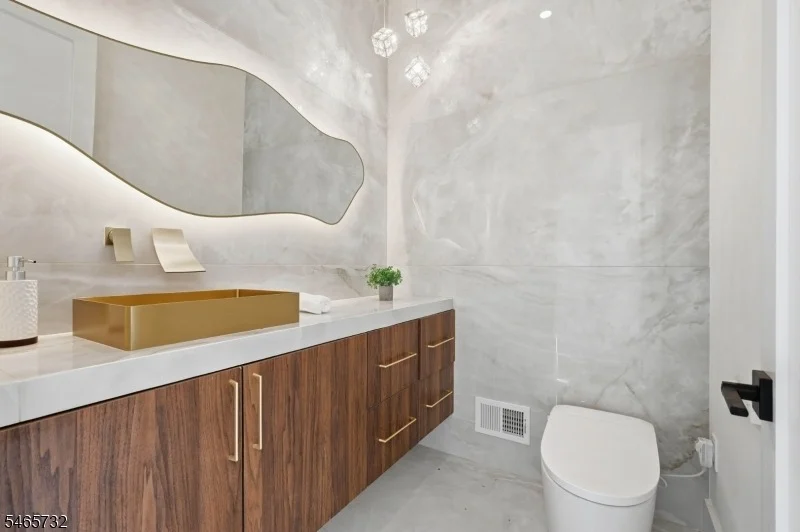 Photo of 6 Cliffside Dr