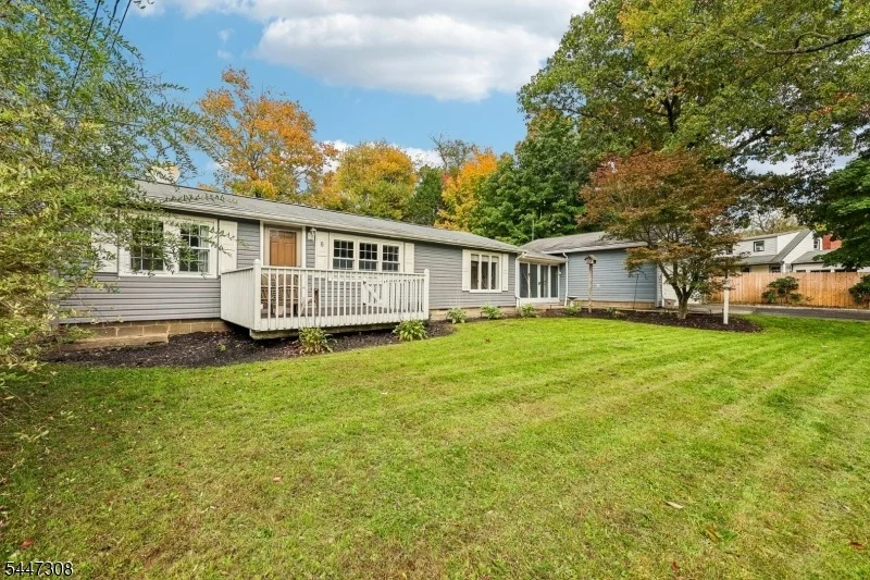 Photo of 8 Summit Rd