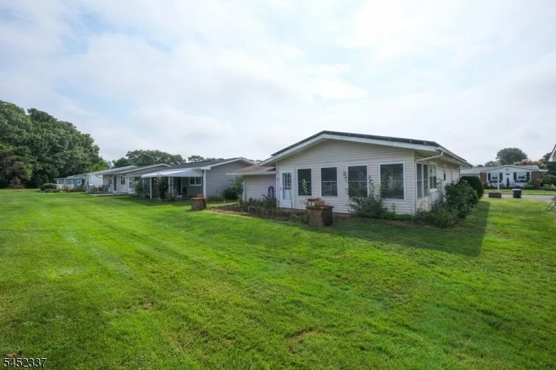 Photo of 6 PHILLIPS RD