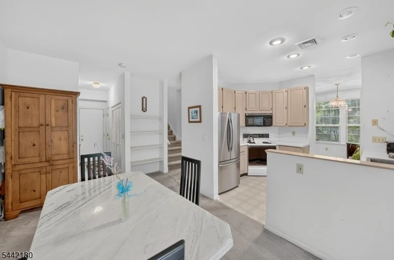 Photo of 18 Pheasant Brook Court