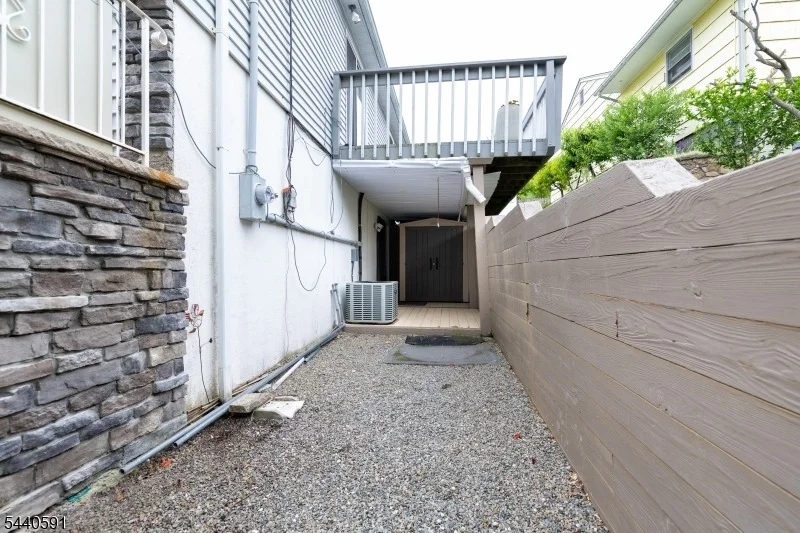 Photo of 156 Madison St