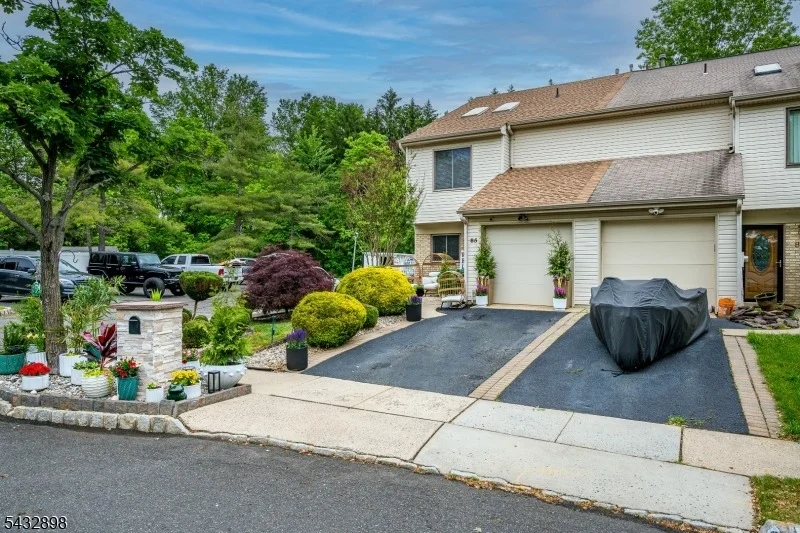 Photo of 85 Homestead Dr