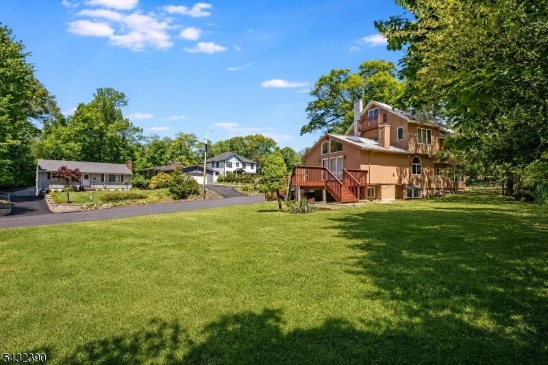 Photo of 17 Hickory Dr