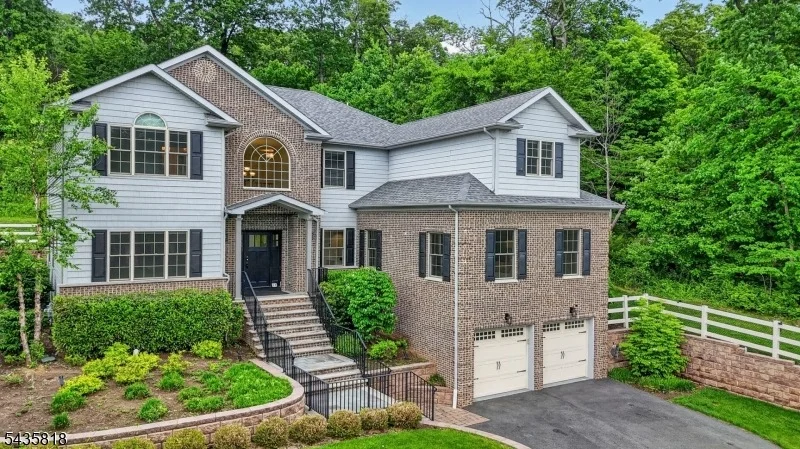 Photo of 74 Haggerty Dr