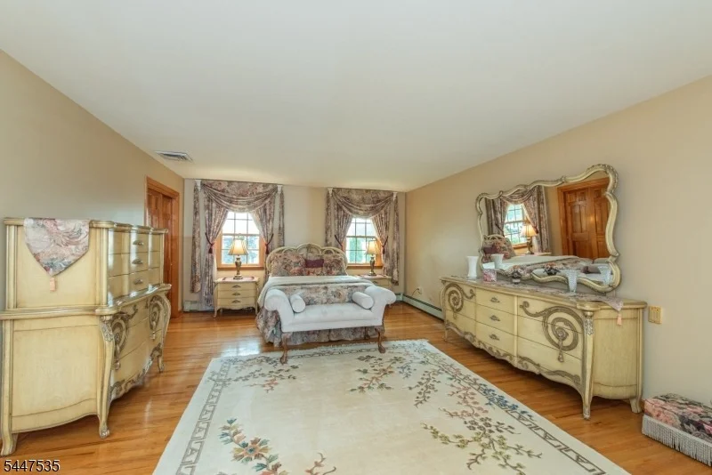Photo of 21 Bates Dr
