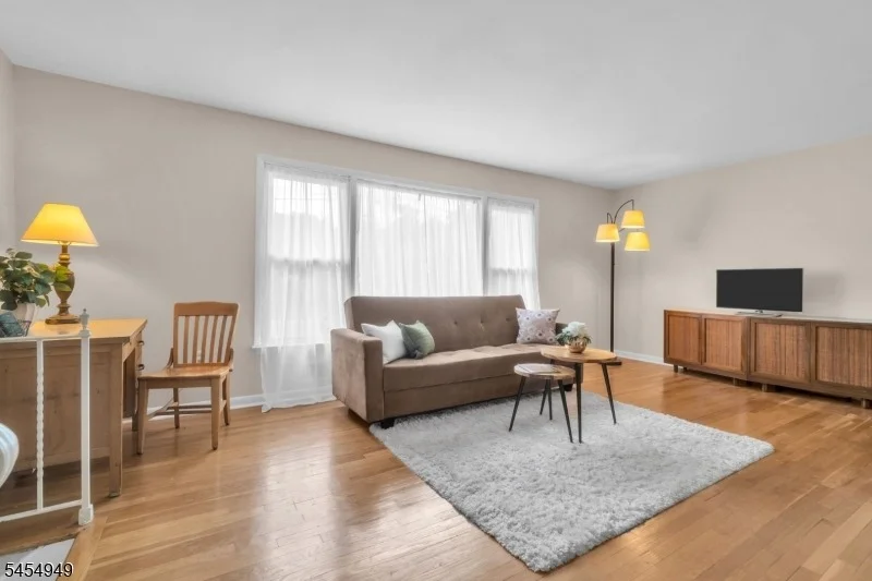Photo of 12 Brook Pl