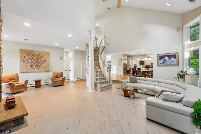 Photo of 16 Apple Ln
