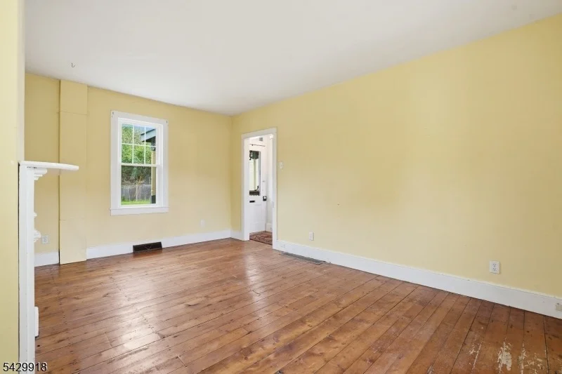 Photo of 54 Front St
