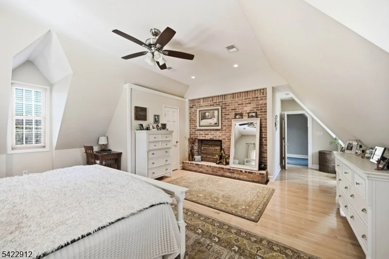 Photo of 173 Point Breeze Dr