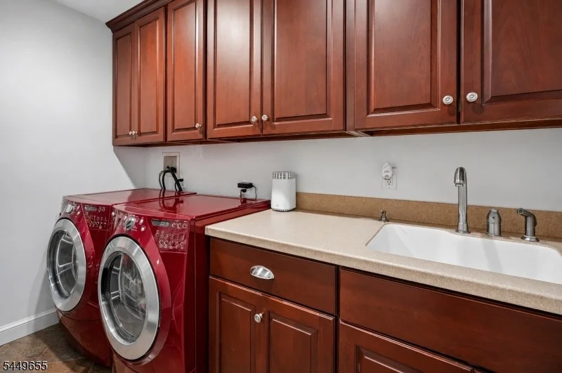 Photo of 9 Pitcairn Dr