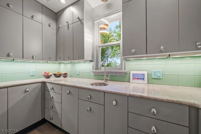 Photo of 303 Upper Mountain Avenue