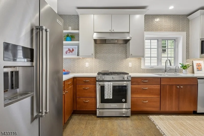 Photo of 108 Oakview Ave