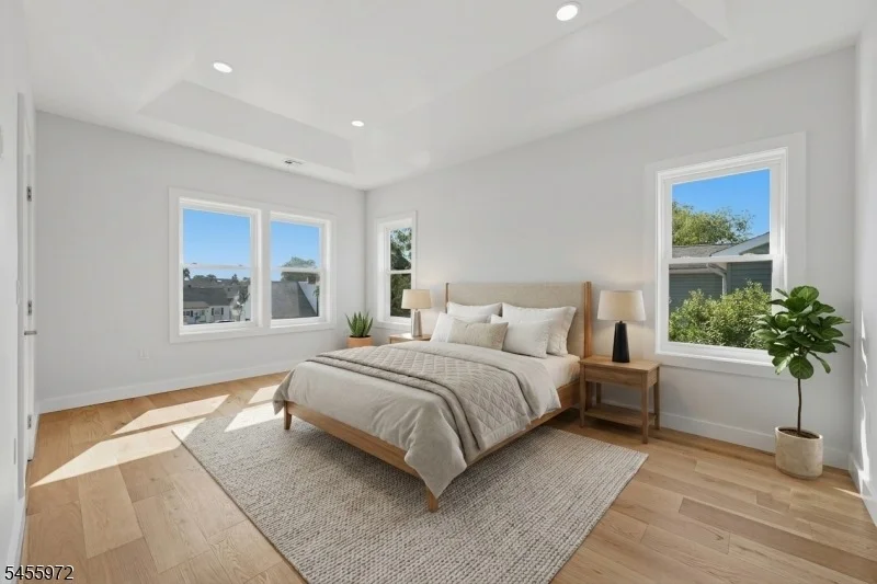 Photo of 588 Maple Ave