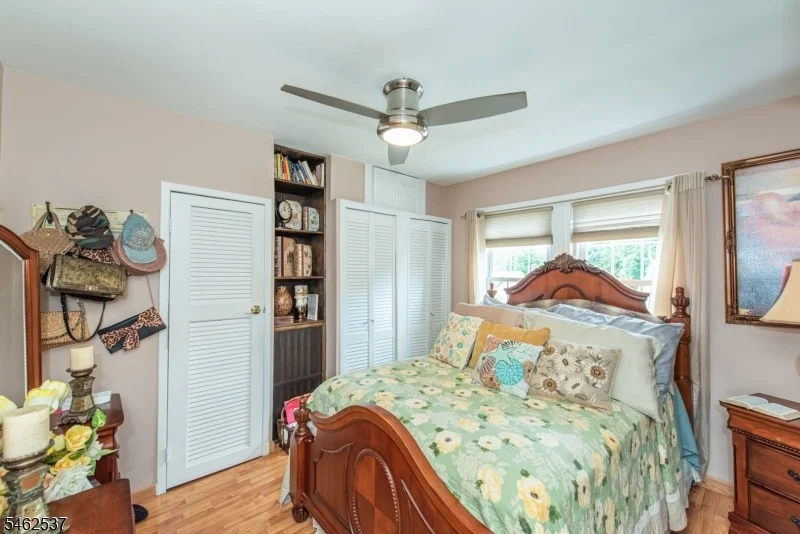 Photo of 359 Pennington Ave