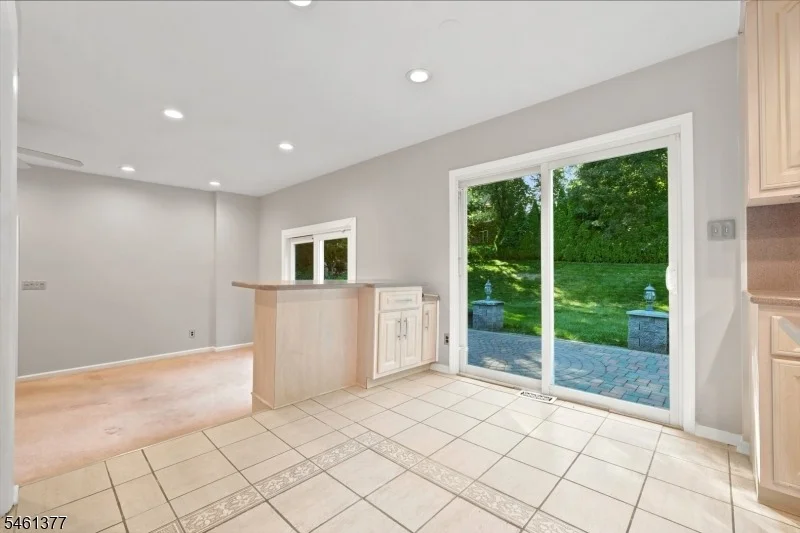 Photo of 350 Parsippany Blvd