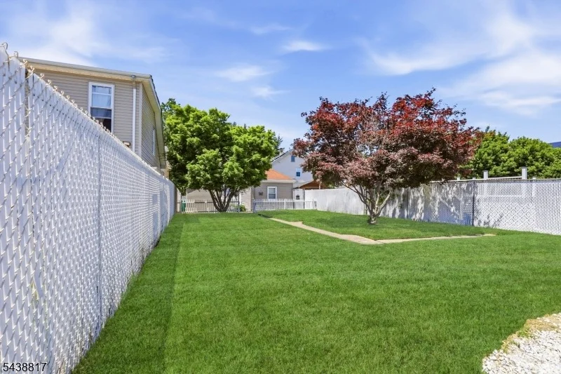 Photo of 332 Riverside Ave