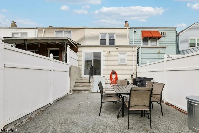 Photo of 63 Garrison St
