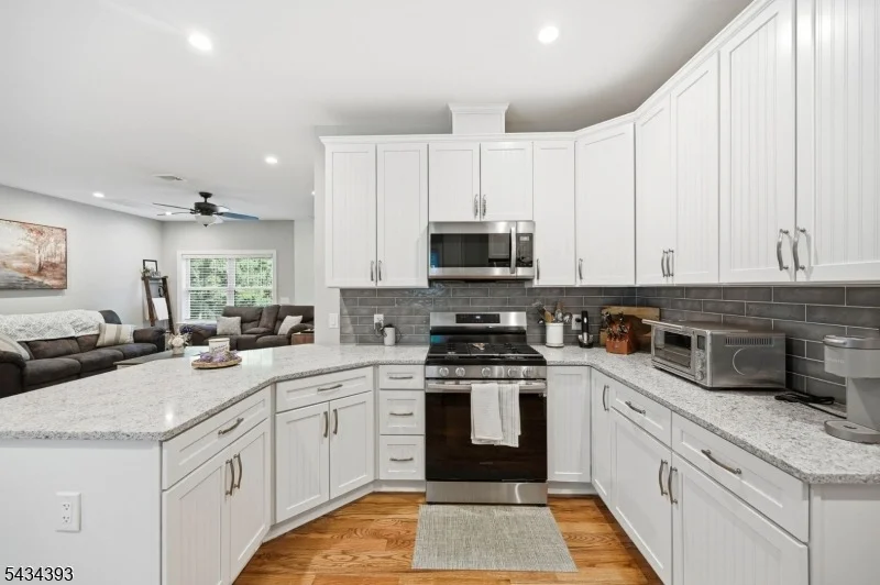 Photo of 461 Westbrook Rd