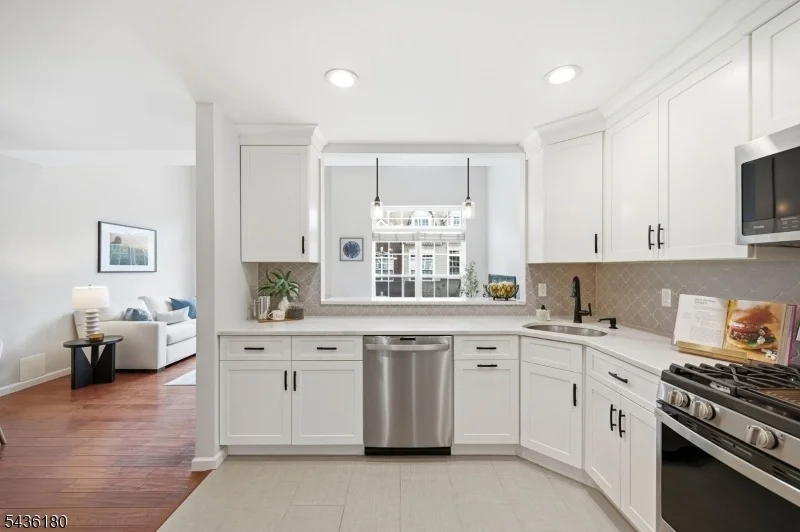 Photo of 281 Riverwalk Way