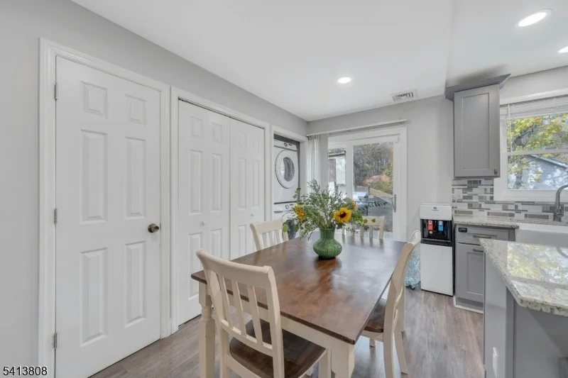 Photo of 39 Delaware Rd