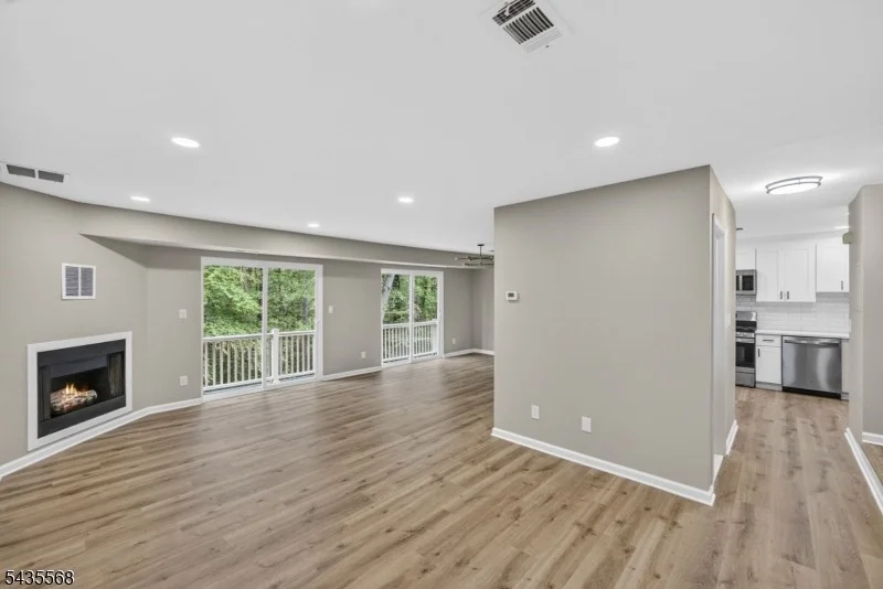 Photo of 32 Woods Edge Dr