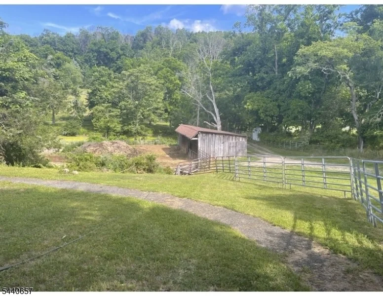 Photo of 15 Plotts Rd