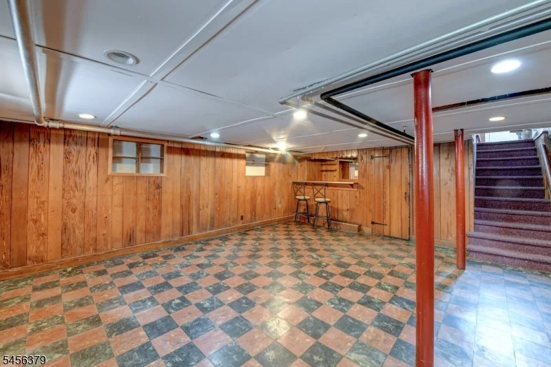 Photo of 2758 Larchmont Rd