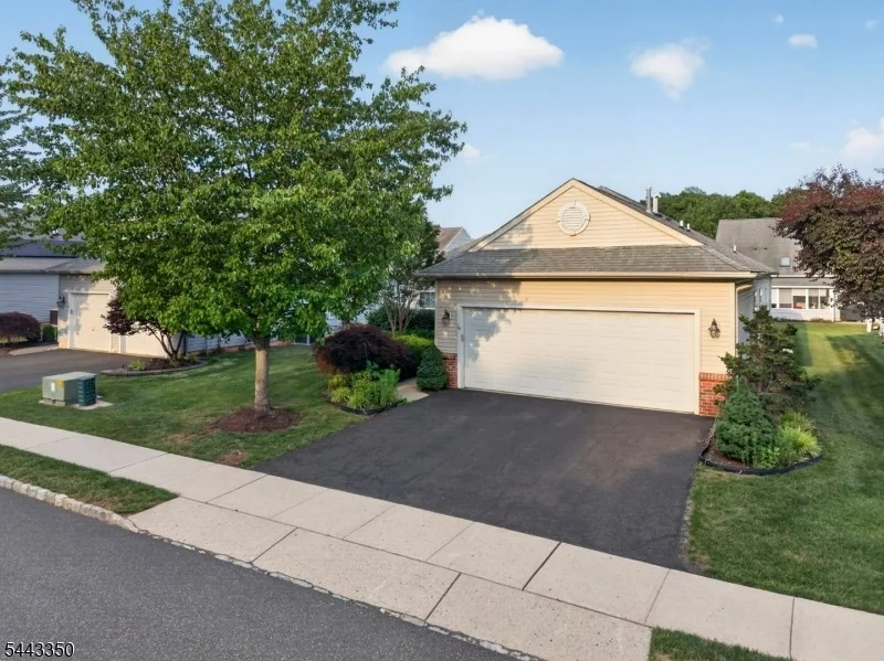 Photo of 14 Daulton Dr