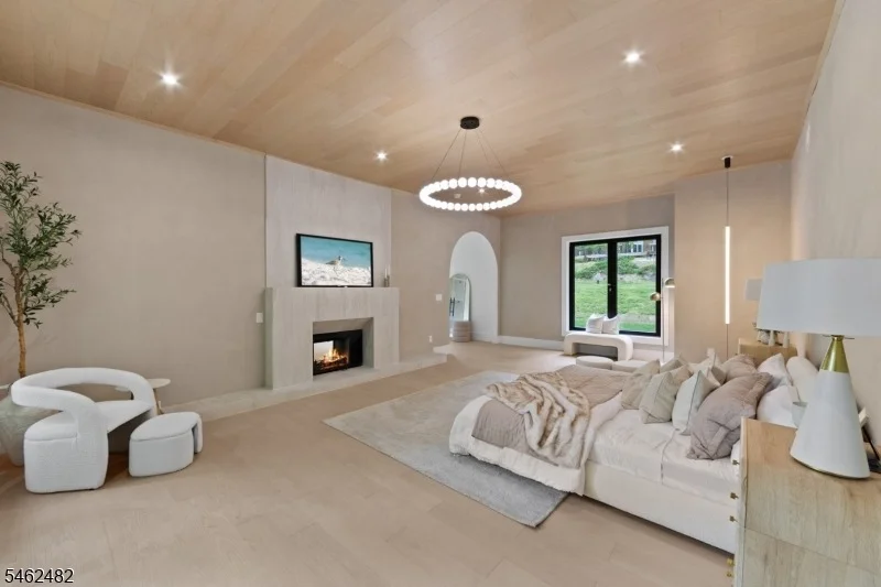 Photo of 809 West Shore Drive