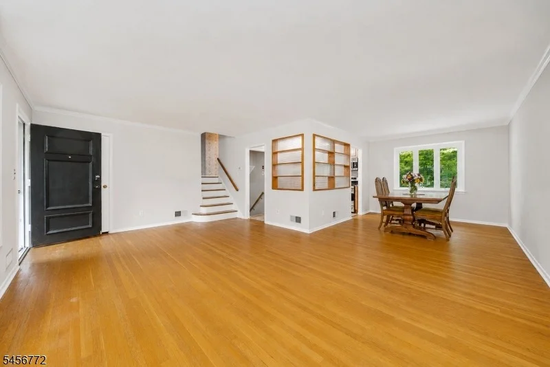 Photo of 43 Roosevelt Ave