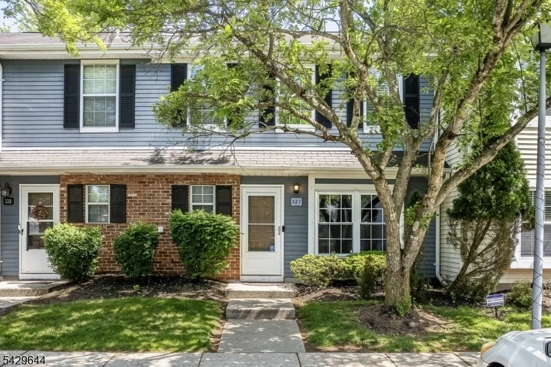 Photo of 327 Smithwold Rd