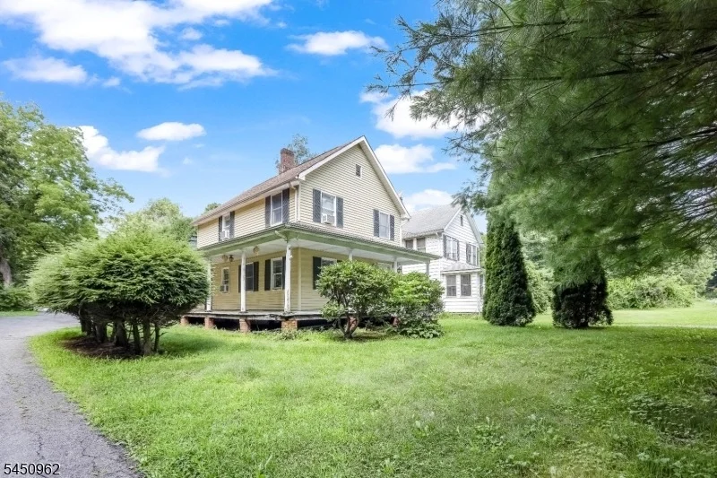 Photo of 39 Clinton Rd