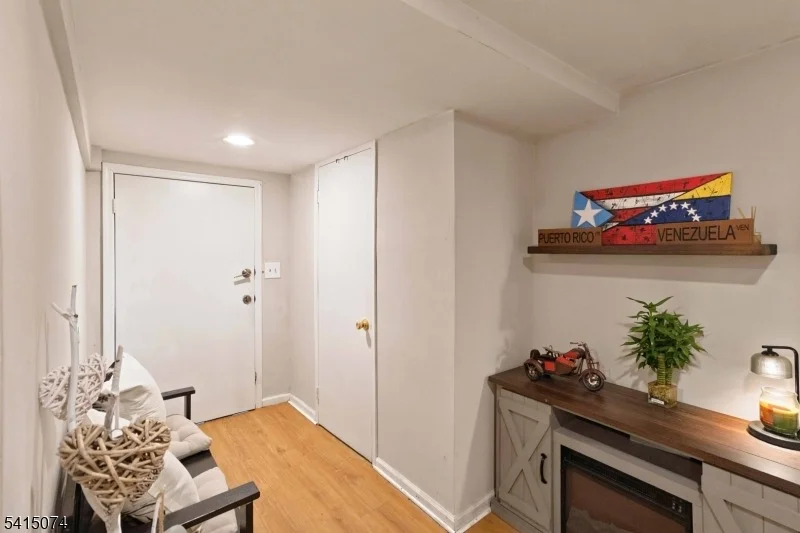 Photo of 1 Roy St