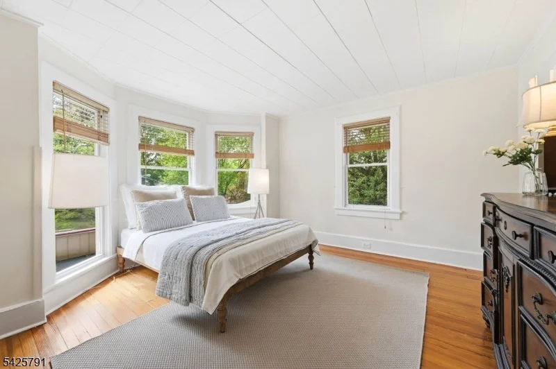 Photo of 18 IRVING PLACE
