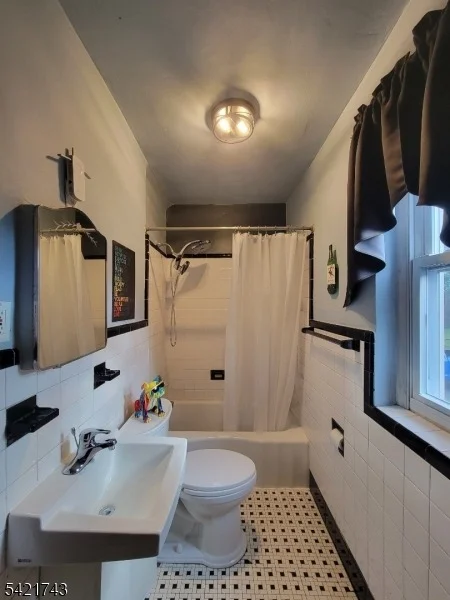 Photo of 246 Spring Hill Rd