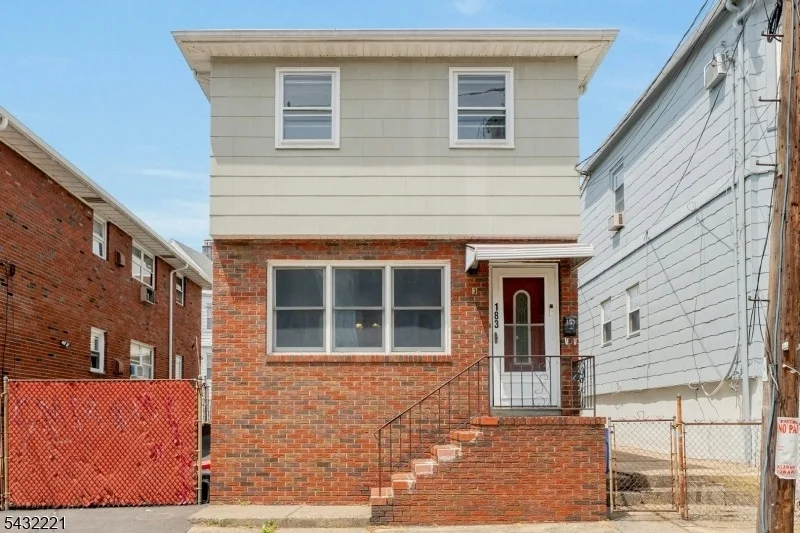 Photo of 183 Devon St