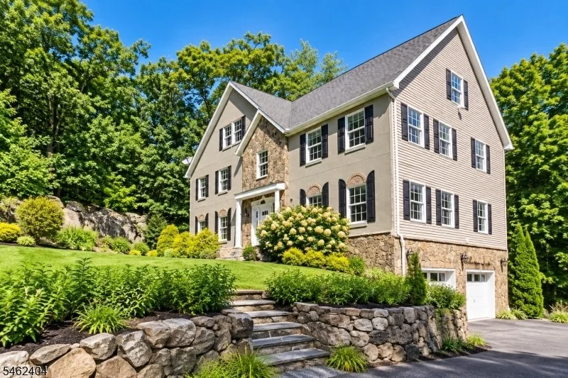 Photo of 14 Hidden Valley Dr