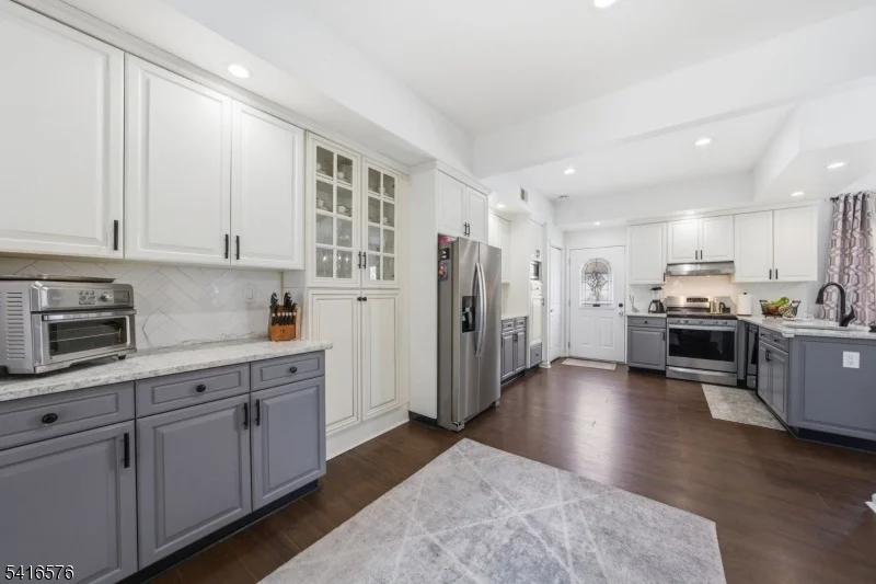 Photo of 270 Baldwin Ave