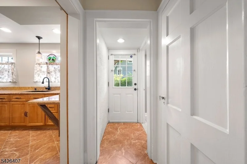 Photo of 192 Gregory Ave
