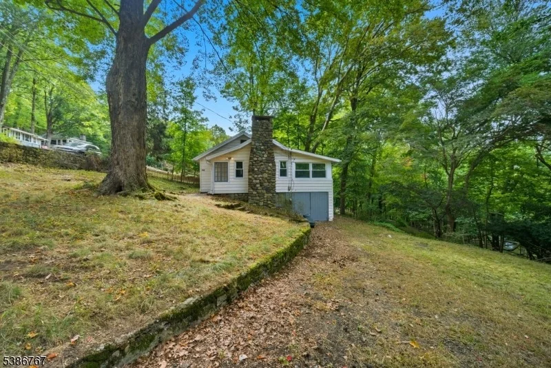 Photo of 330 Springbrook Trl