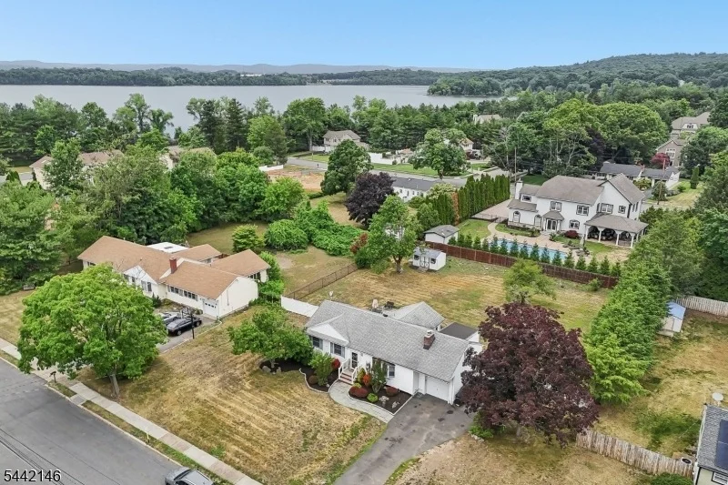 Photo of 49 Pancake Hollow Dr