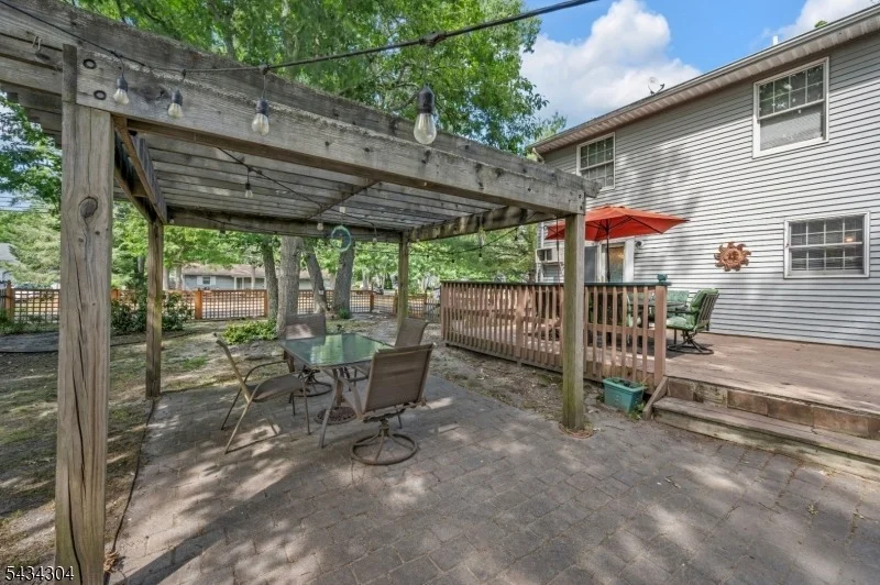 Photo of 244 Juniper Ln