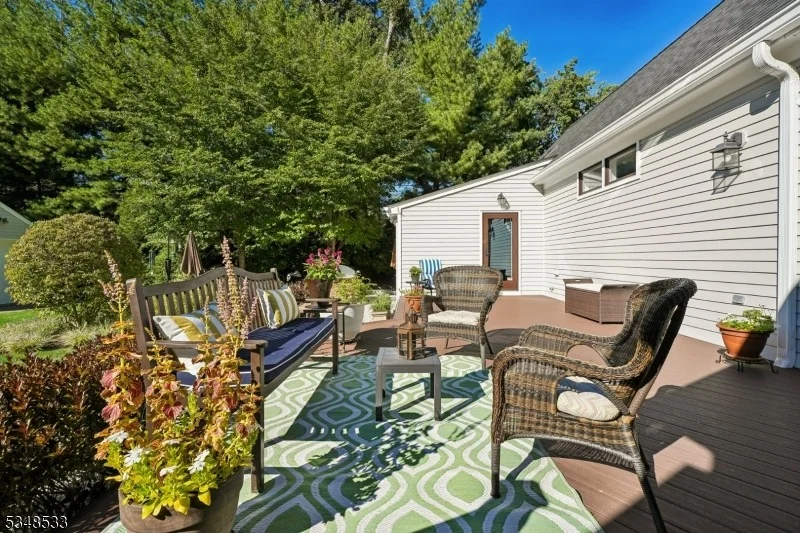 Photo of 11 Meadowbrook Ct
